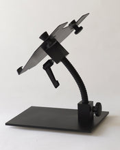 Load image into Gallery viewer, easyread tablet tischständer aluminum natur gebürstet / aluminium natur gebürstet